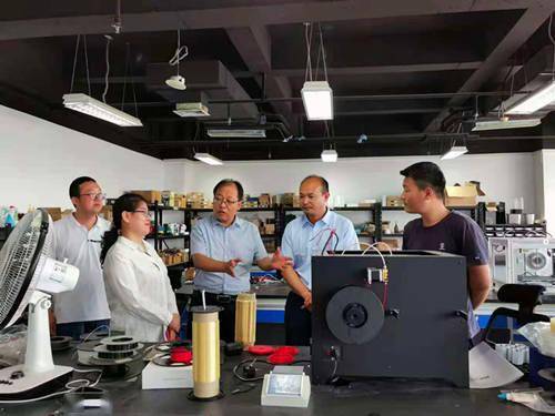 渭南市科技局深入3D打印科技企業(yè)孵化器，精準(zhǔn)指導(dǎo)高新技術(shù)企業(yè)申報